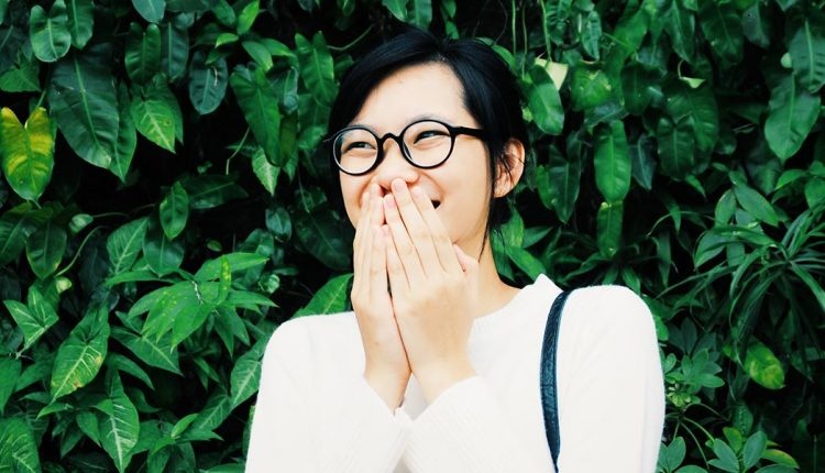 چگونه شاد باشیم