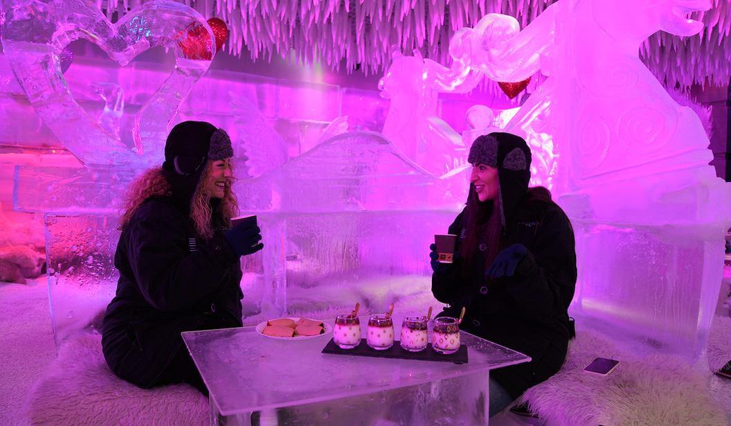 کافیشاپ برفی