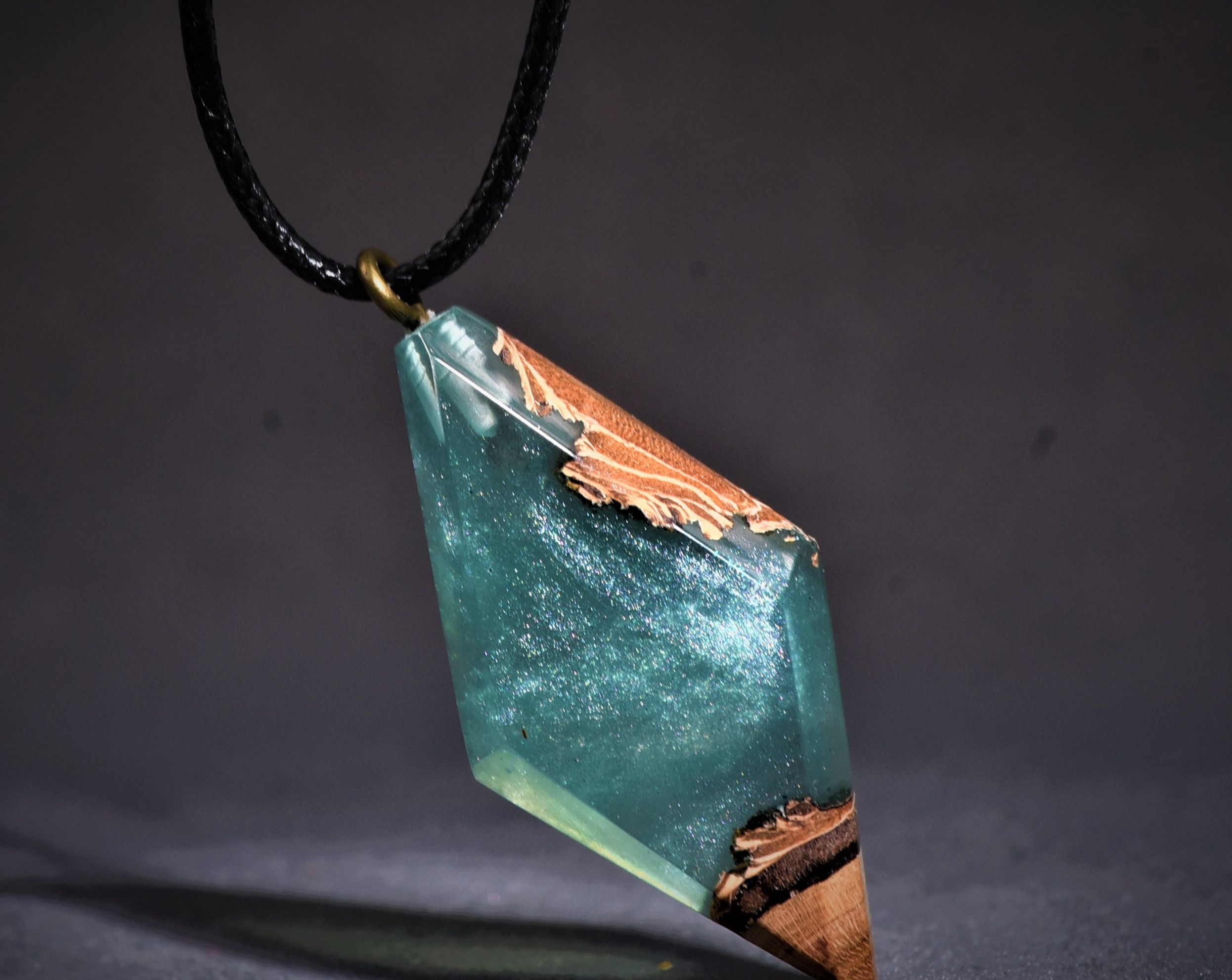 ایده ساخت گردنبند رزینی