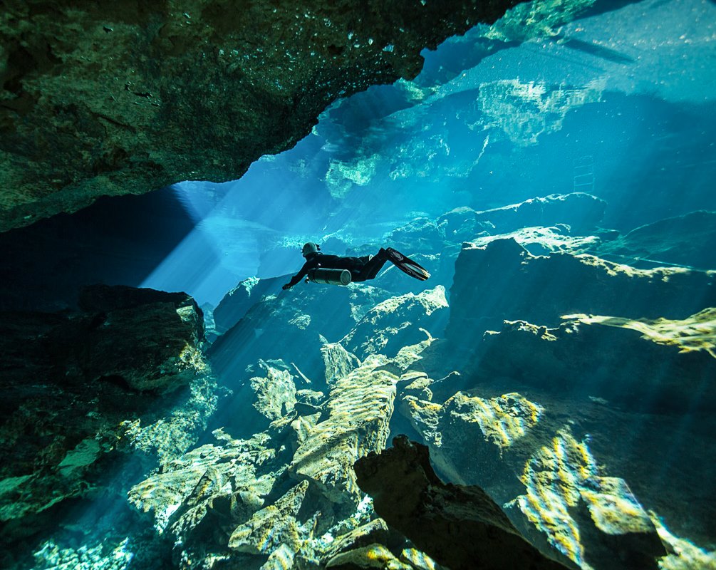 غواصی در غار